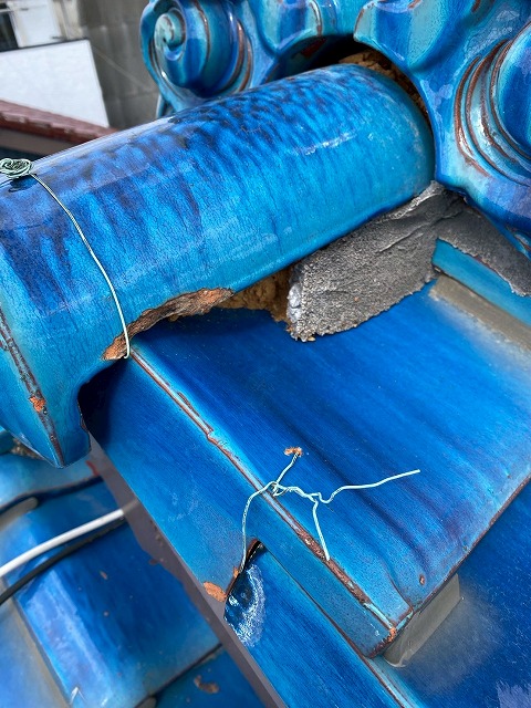 剥離が生じた漆喰